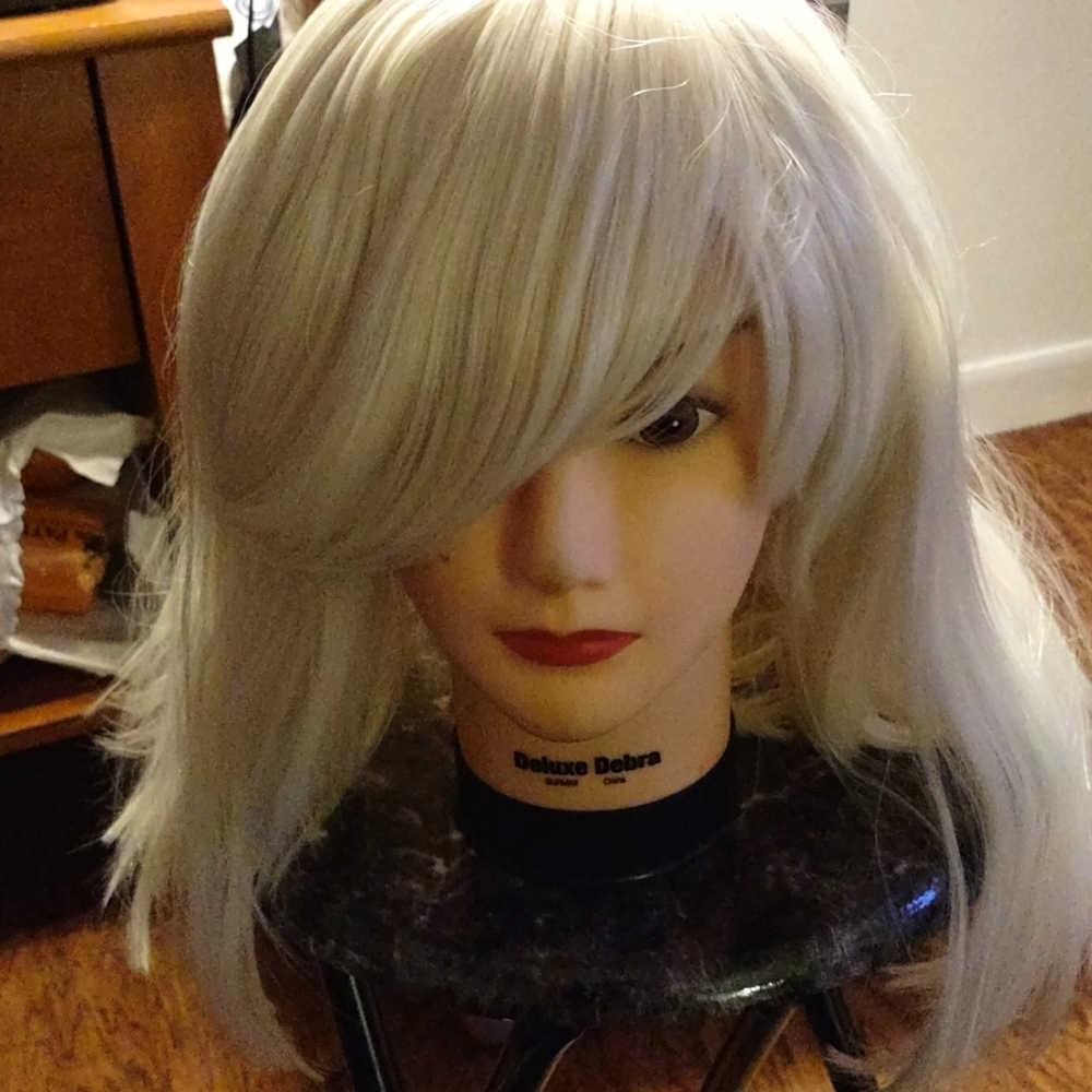 Platinum blonde bob wig